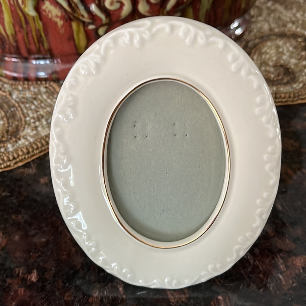 Small Oval Cream Color Floral Picture Frame